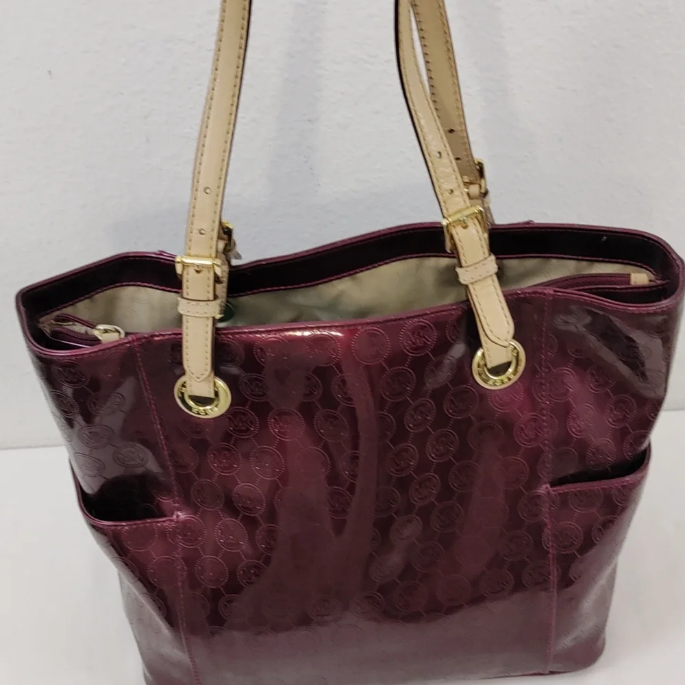 Michael Kors Jet Set East West Signature Bordeaux Patent Leather Metallic Tote